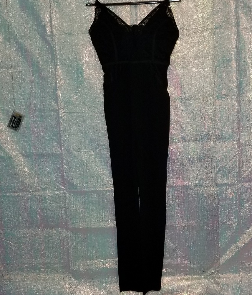 1🕴🏽💃🏾NEW! Black JUMPSUIT from Fashion Nova!